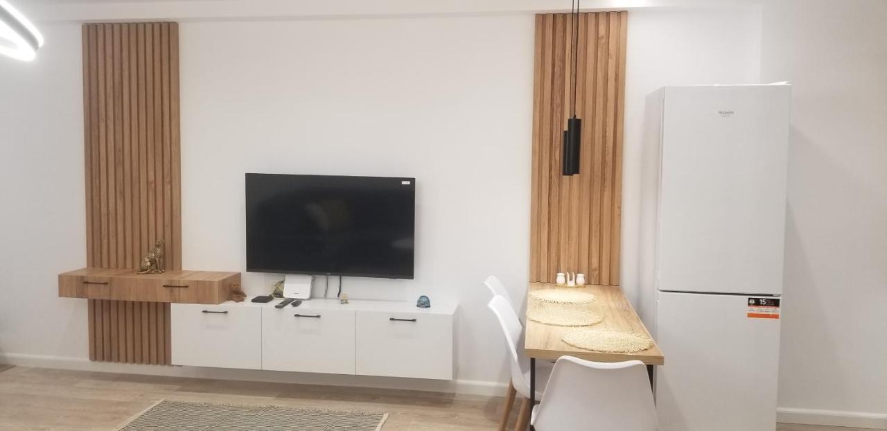 2A Near Blloku Area Apartment Tirana Exterior photo